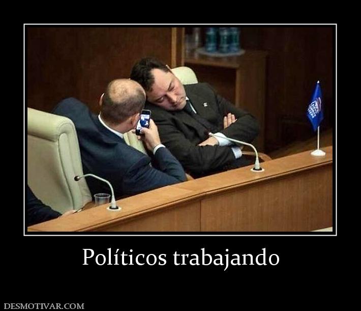 Políticos trabajando