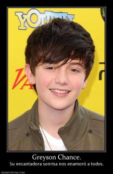 Greyson Chance. Su encantadora sonrisa nos enamoró a todos.