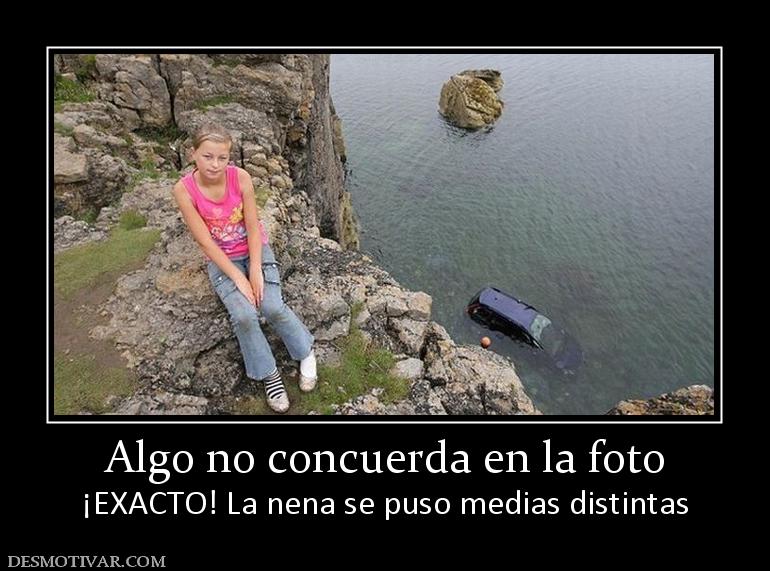 Algo no concuerda en la foto ¡EXACTO! La nena se puso medias distintas